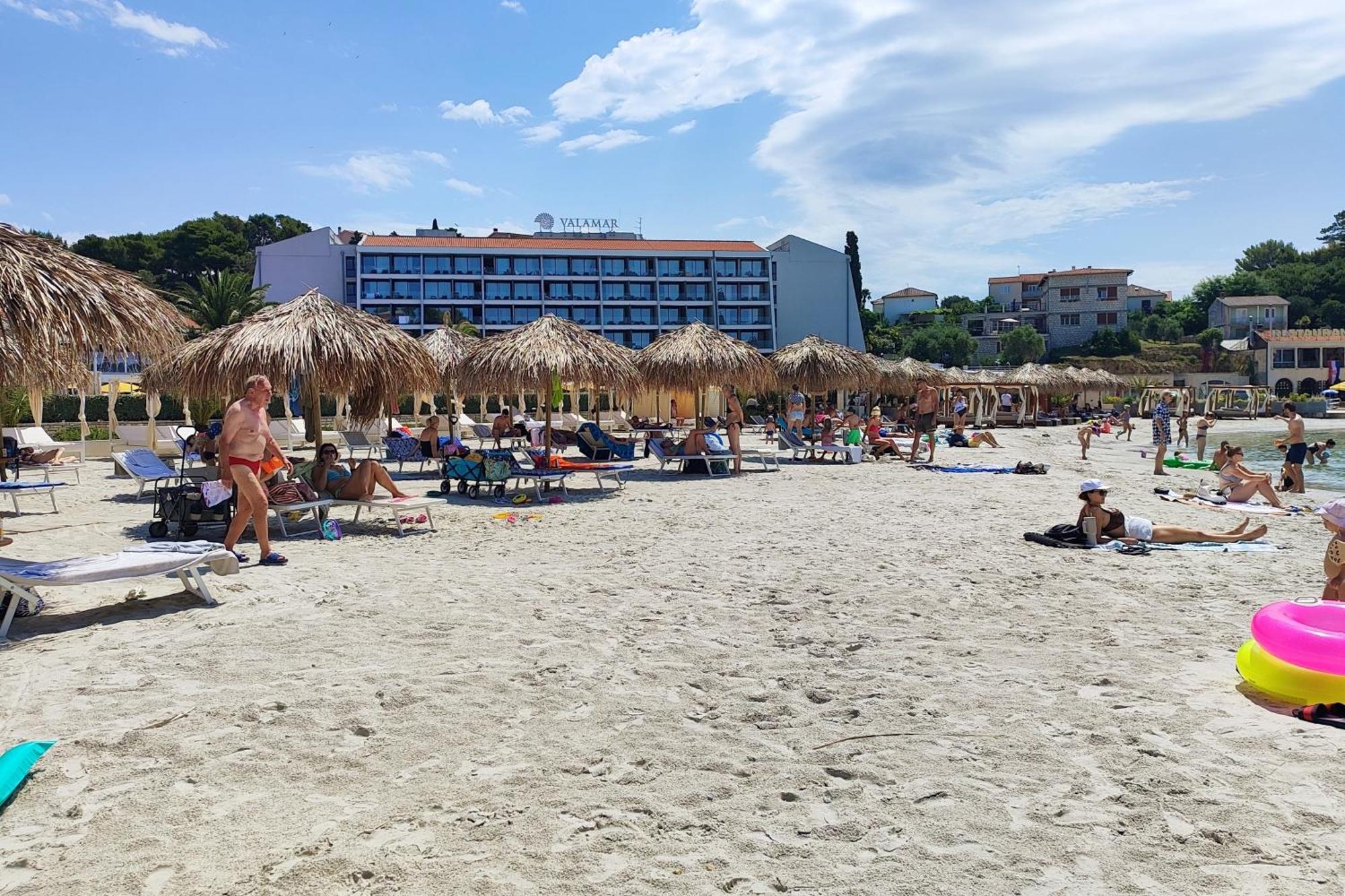 Apartments And Rooms By The Sea Banjol, Rab - 5077 Exterior foto